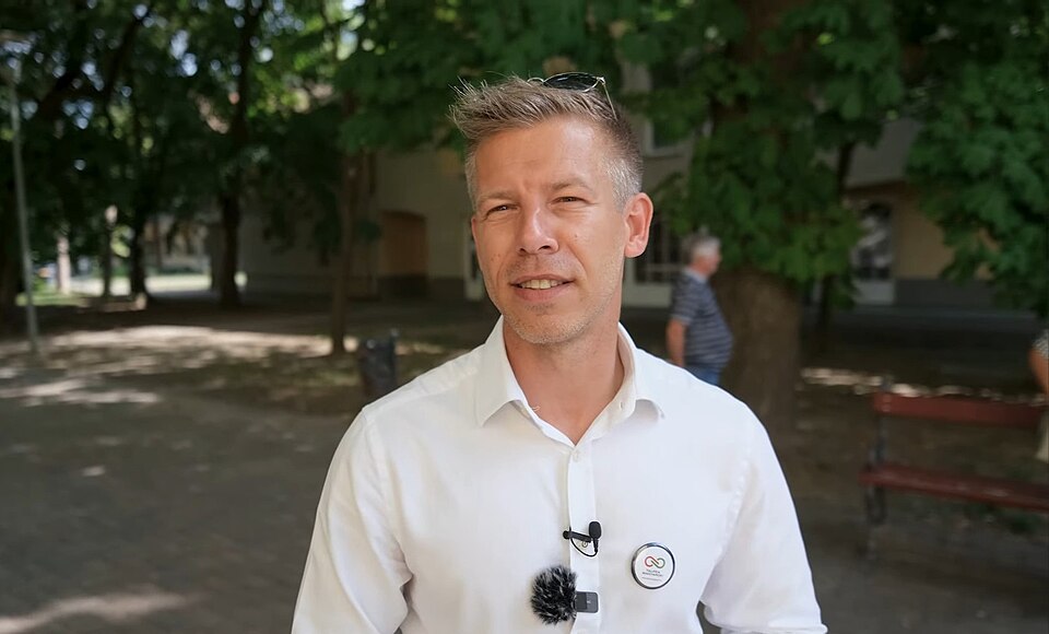 Peter Magyars oppositiepartij wint verkiezingen in Hongarije